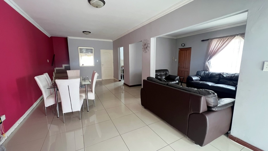 3 Bedroom Property for Sale in Langenhovenpark Free State